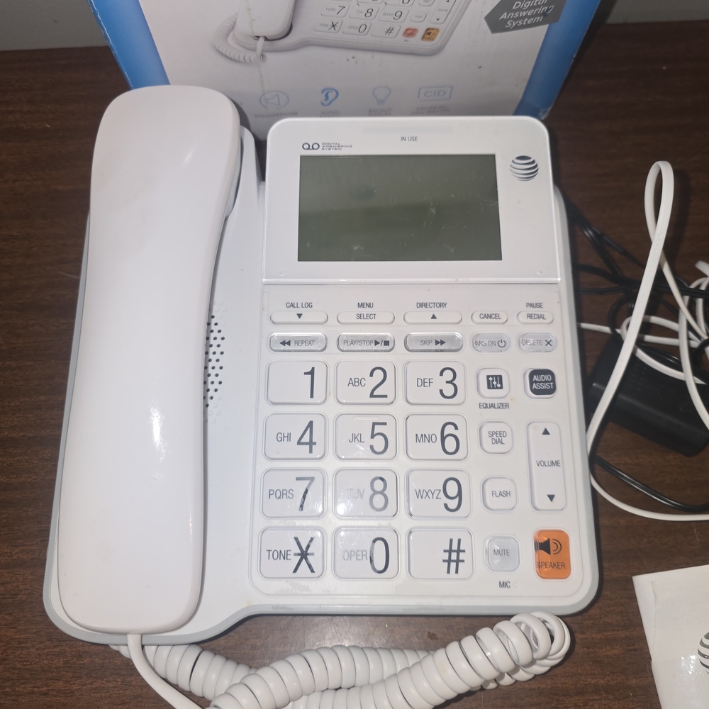 AT&T Corded Answering Phone - White - Picture 3 of 3